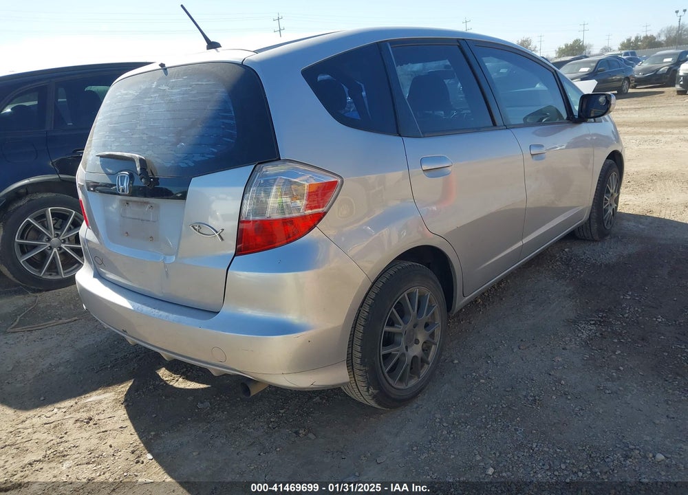 2012 HONDA FIT VIN: JHMGE8H30CC040805