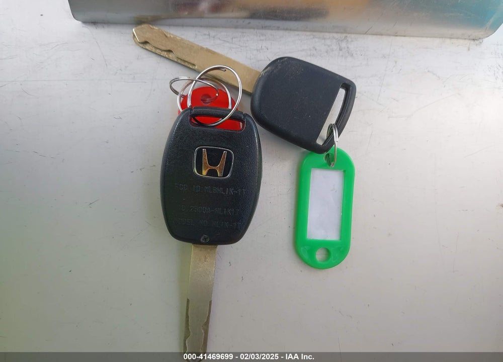 2012 HONDA FIT VIN: JHMGE8H30CC040805