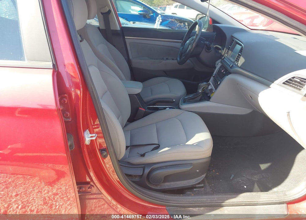 2018 HYUNDAI ELANTRA VIN: 5NPD84LF1JH335726