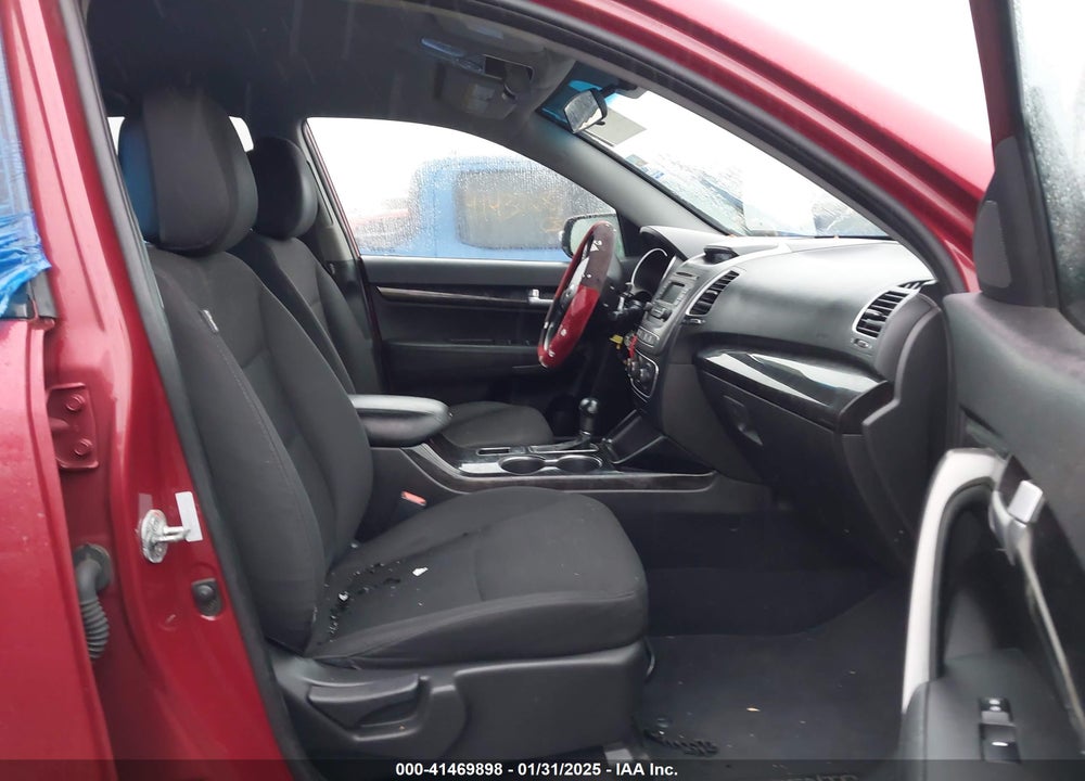 2014 KIA SORENTO VIN: 5XYKT3A61EG504983