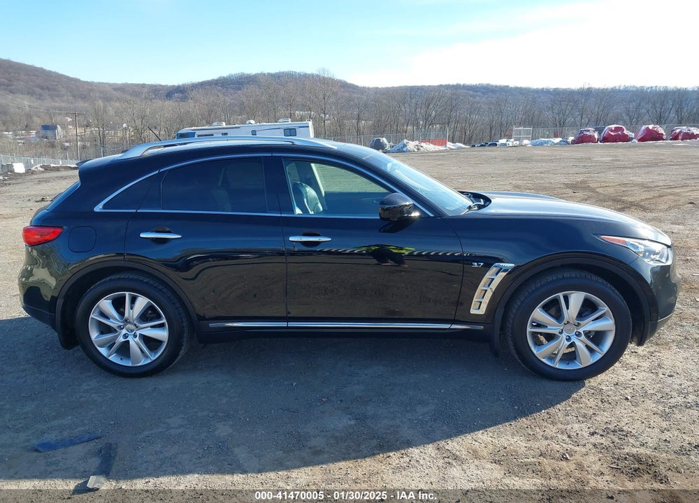 2016 INFINITI QX70 VIN: JN8CS1MW6GM751476