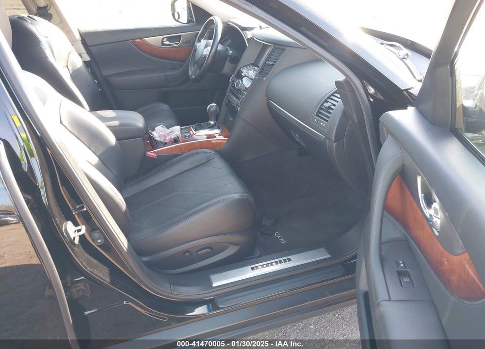2016 INFINITI QX70 VIN: JN8CS1MW6GM751476
