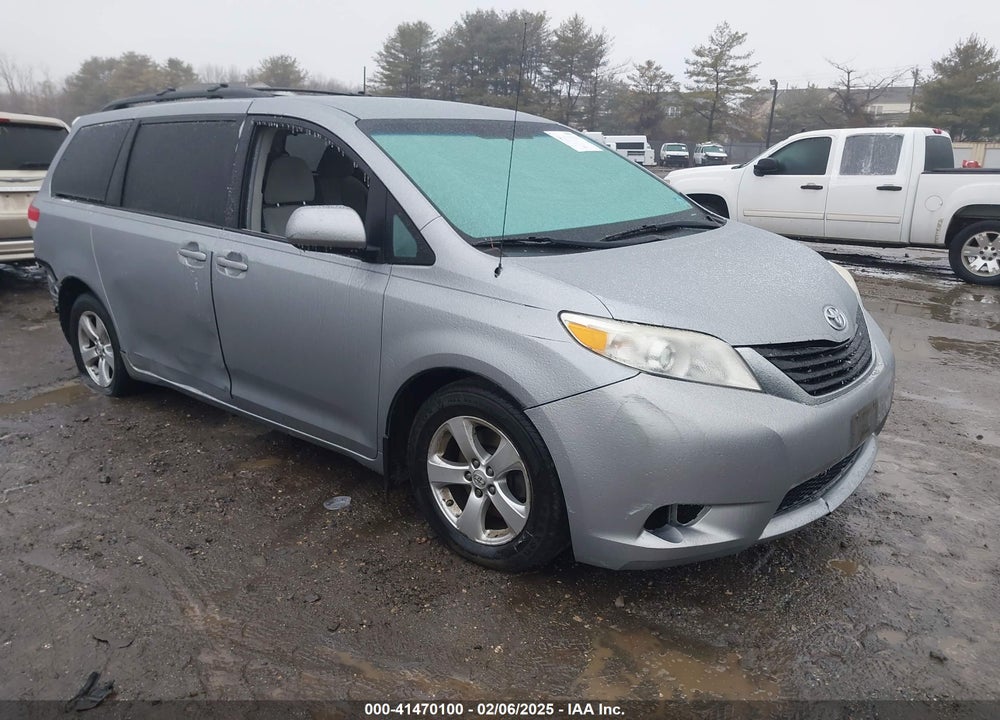 2013 TOYOTA SIENNA LE V6 8 PASSENGER VIN: 5TDKK3DC2DS349575
