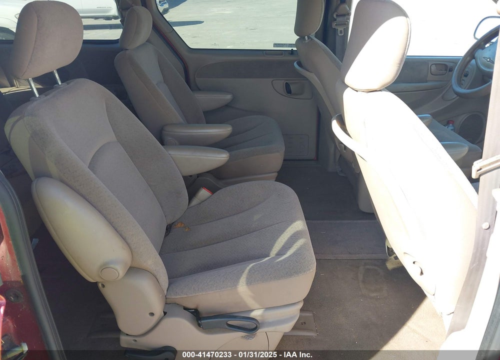 2001 CHRYSLER TOWN & COUNTRY LX VIN: 2C4GP44321R215750