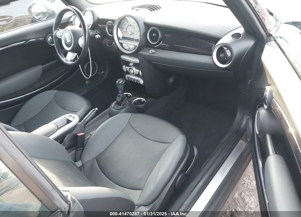 2010 MINI COOPER VIN: WMWMR3C55ATU97947