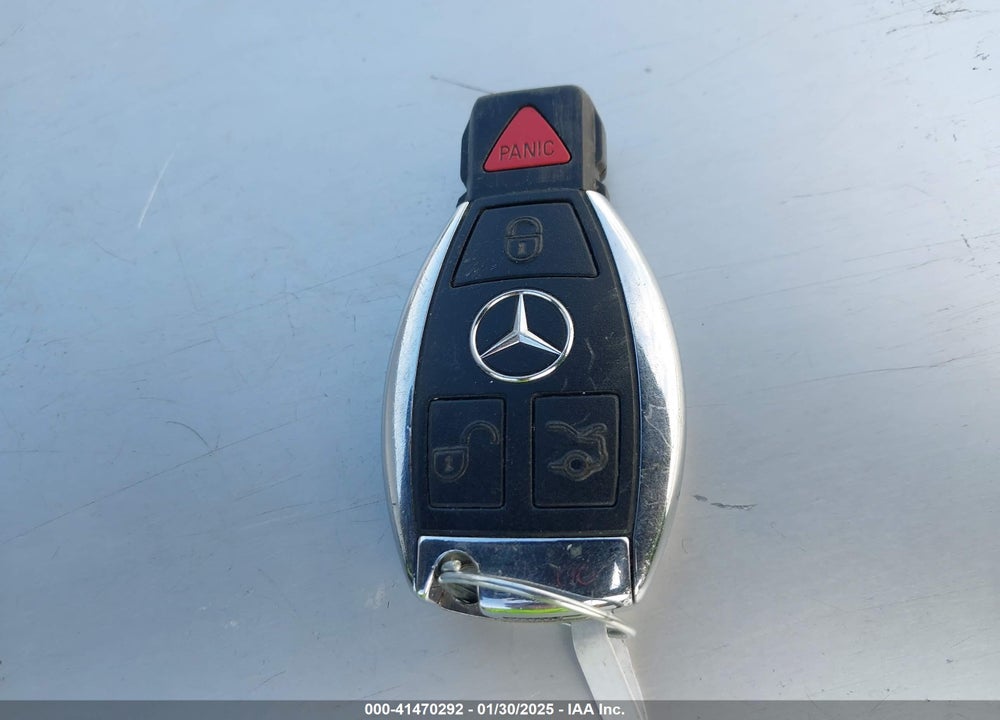 2011 MERCEDES-BENZ C 300 VIN: WDDGF5EBXBR136077