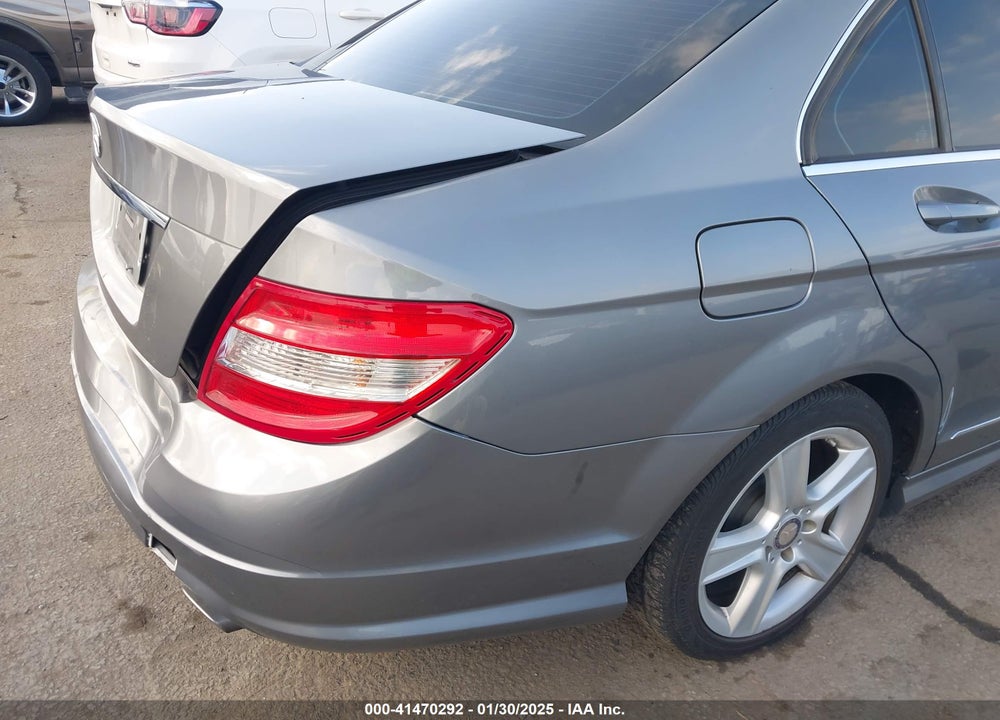 2011 MERCEDES-BENZ C 300 VIN: WDDGF5EBXBR136077