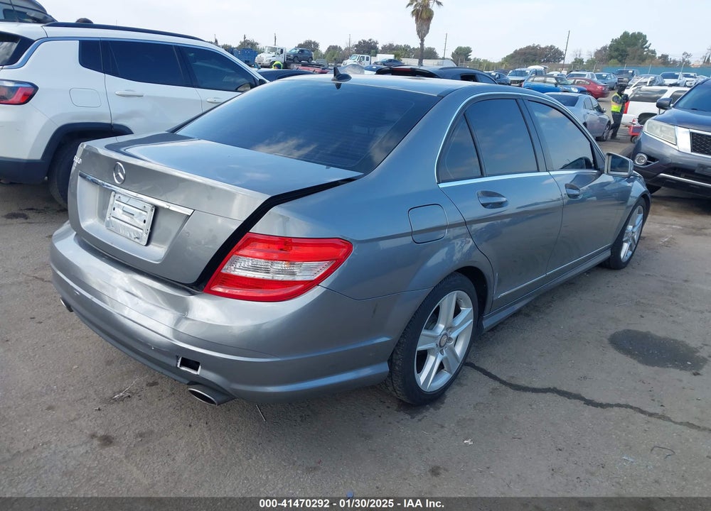 2011 MERCEDES-BENZ C 300 VIN: WDDGF5EBXBR136077