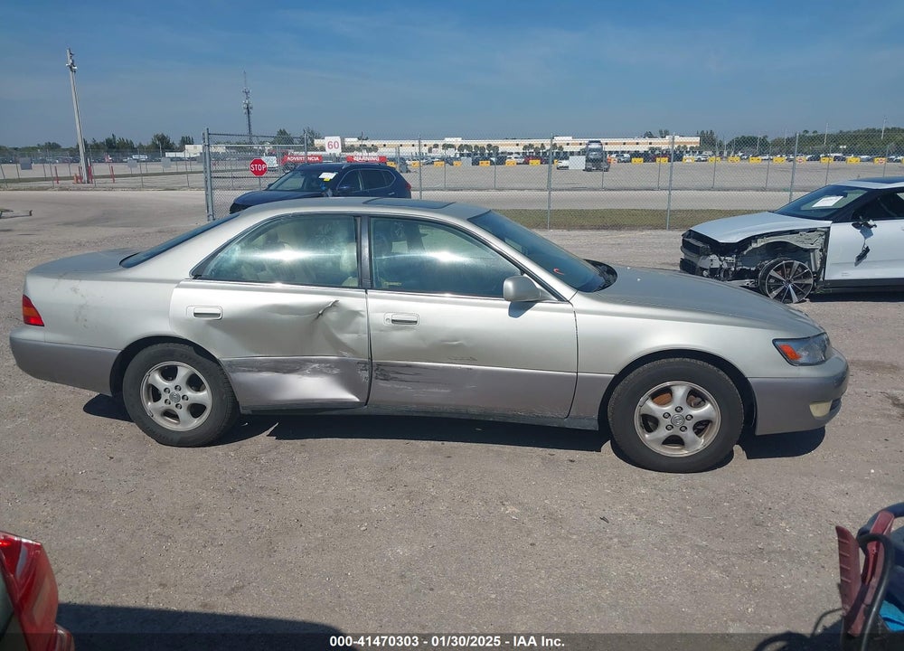 1997 LEXUS ES 300 VIN: JT8BF22G0V0030425