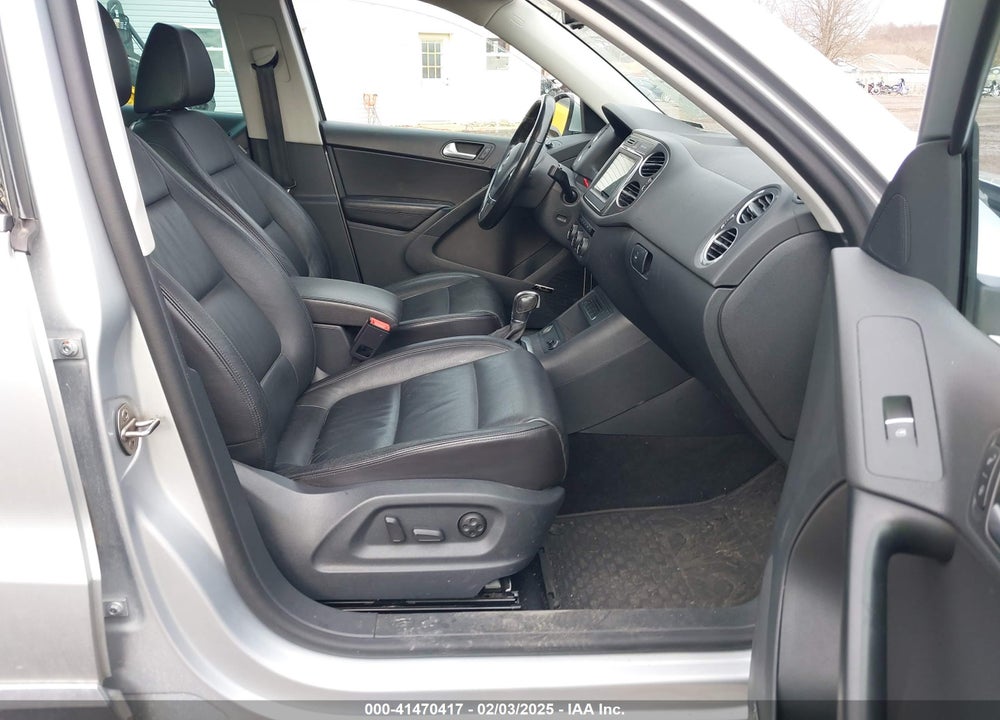 2017 VOLKSWAGEN TIGUAN 2.0T SEL VIN: WVGWV7AX7HK022492