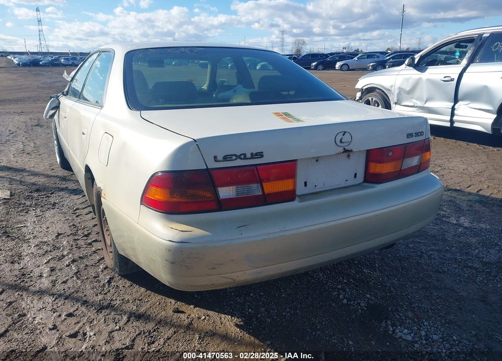 1999 LEXUS ES 300 VIN: JT8BF28G2X5067697