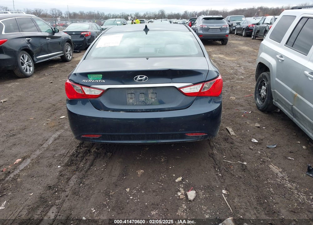 2011 HYUNDAI SONATA VIN: 5NPEB4AC4BH050518