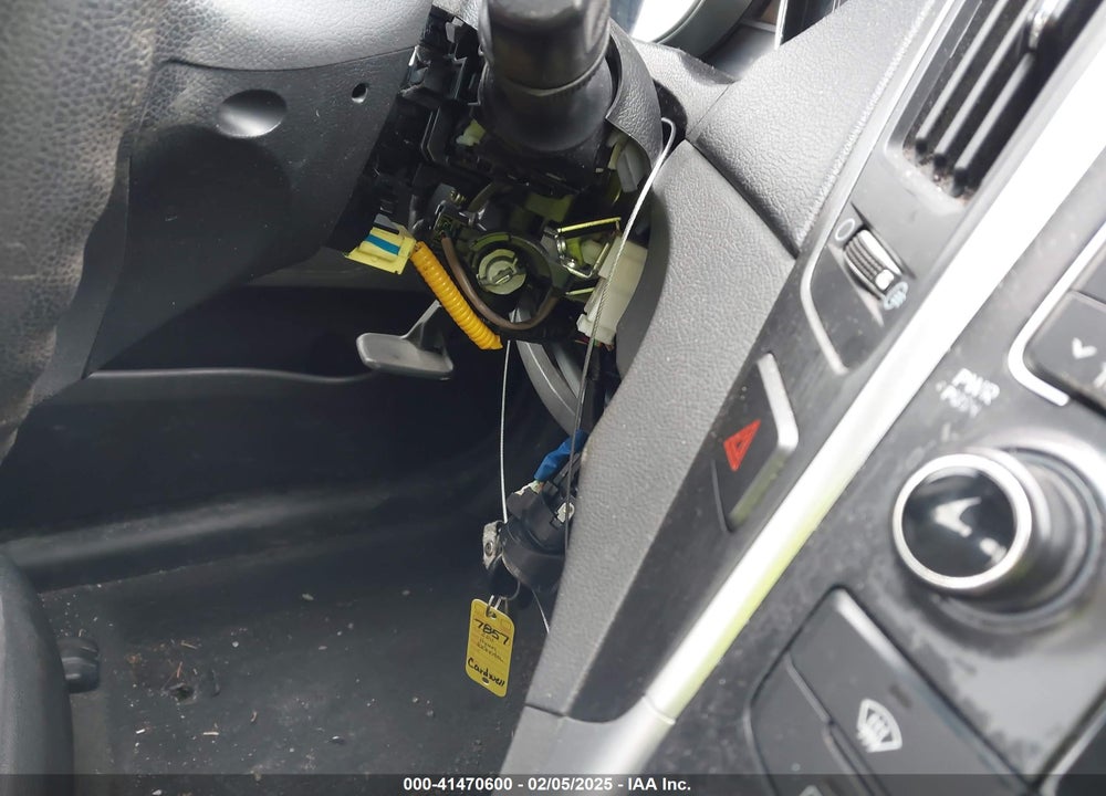 2011 HYUNDAI SONATA VIN: 5NPEB4AC4BH050518