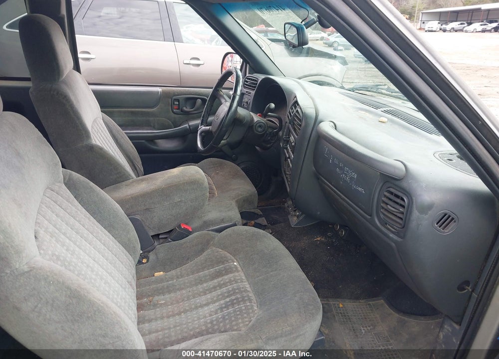 2002 CHEVROLET S-10 LS VIN: 1GCCS19W628121477