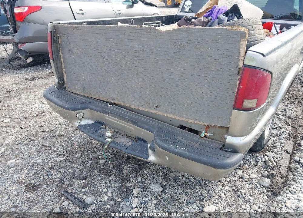 2002 CHEVROLET S-10 LS VIN: 1GCCS19W628121477