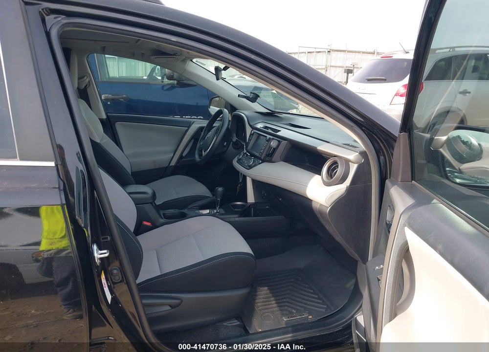 2018 TOYOTA RAV4 VIN: 2T3WFREV8JW425545