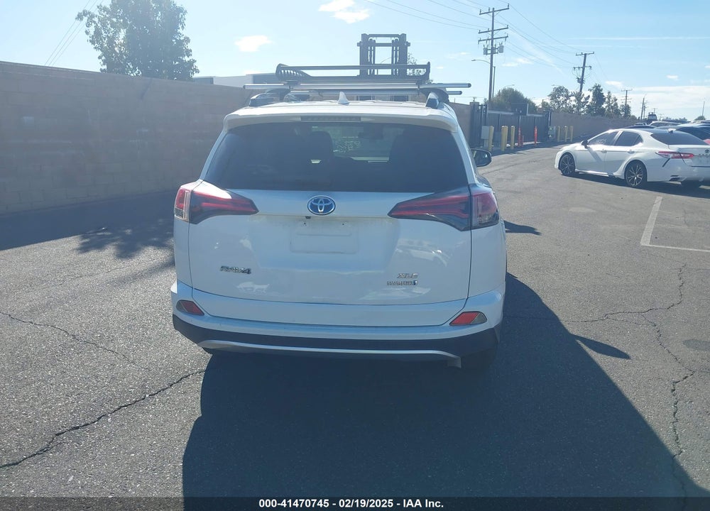 2018 TOYOTA RAV4 HYBRID XLE VIN: JTMRJREV2JD169623