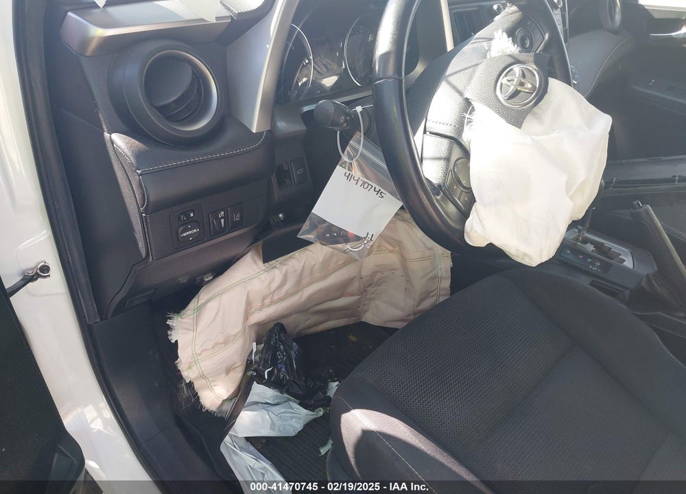 2018 TOYOTA RAV4 HYBRID XLE VIN: JTMRJREV2JD169623