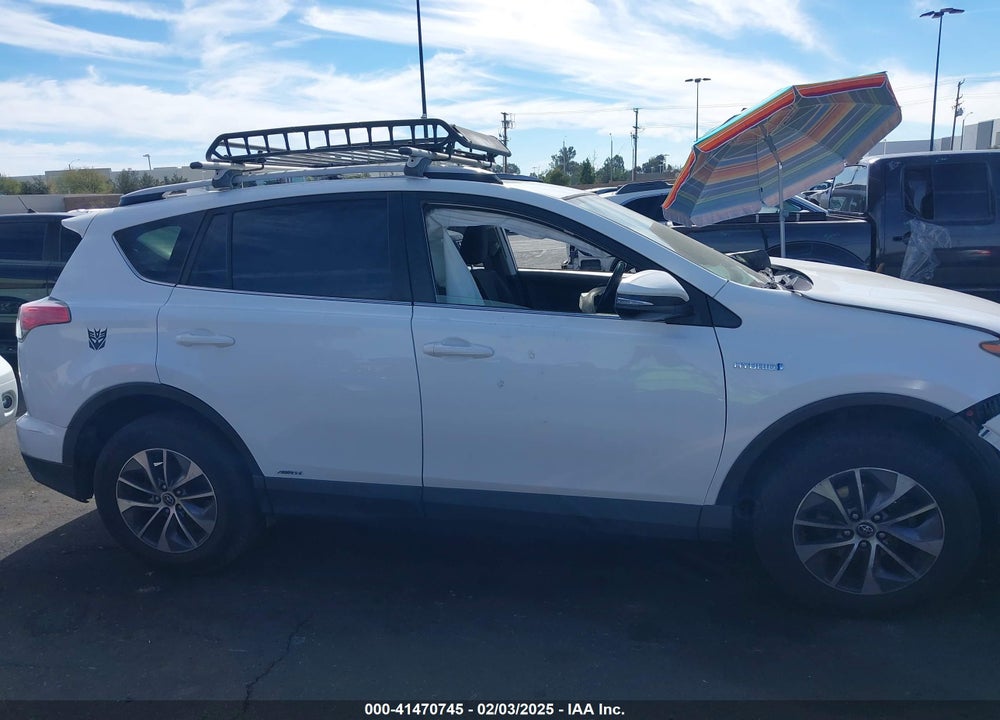 2018 TOYOTA RAV4 HYBRID XLE VIN: JTMRJREV2JD169623