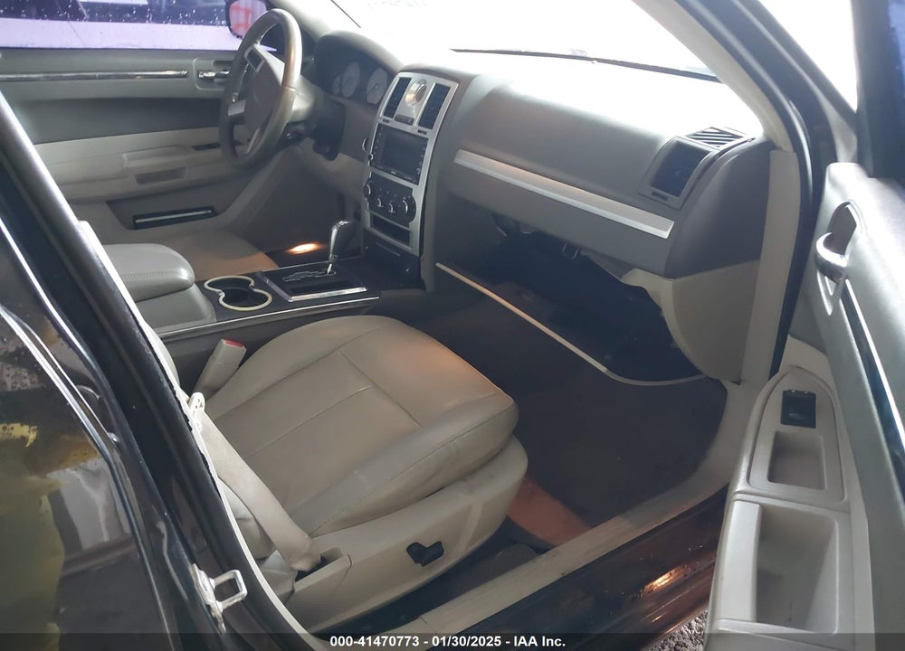 2010 CHRYSLER 300 VIN: 2C3CA5CV8AH221457