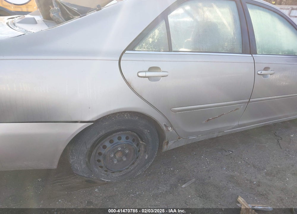 2004 TOYOTA CAMRY LE VIN: 4T1BE32K64U881856