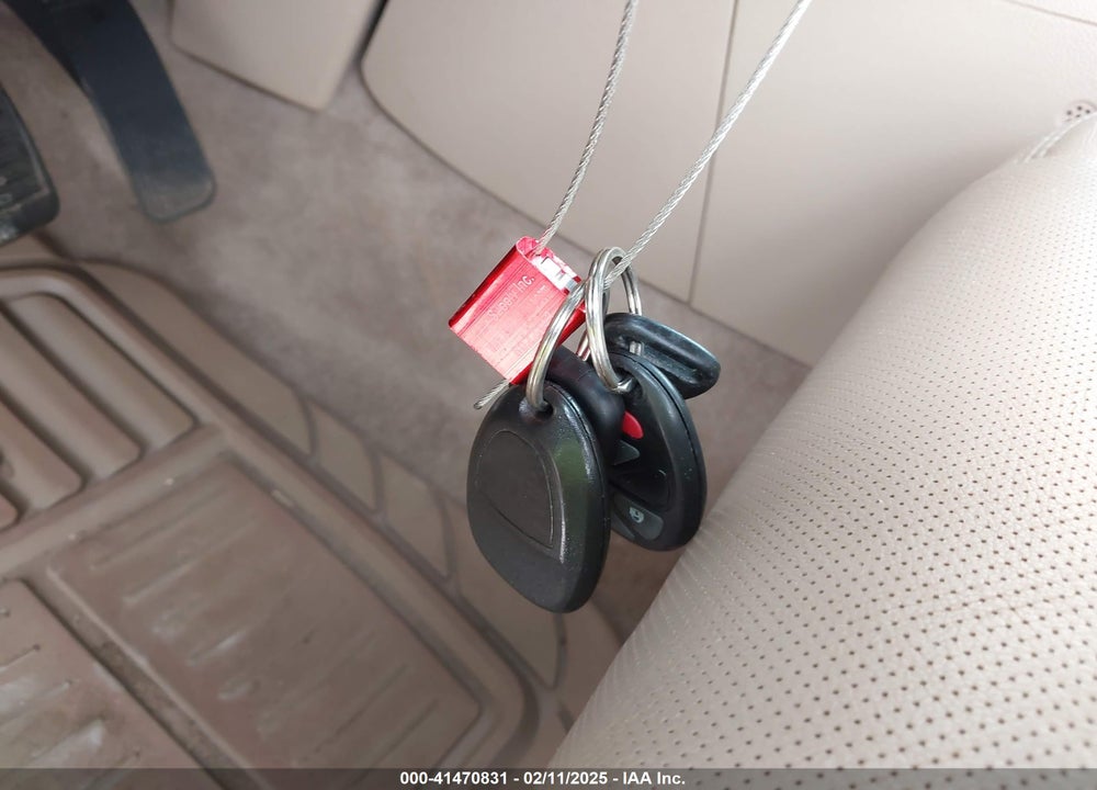 2012 GMC YUKON DENALI VIN: 1GKS1EEF2CR315077