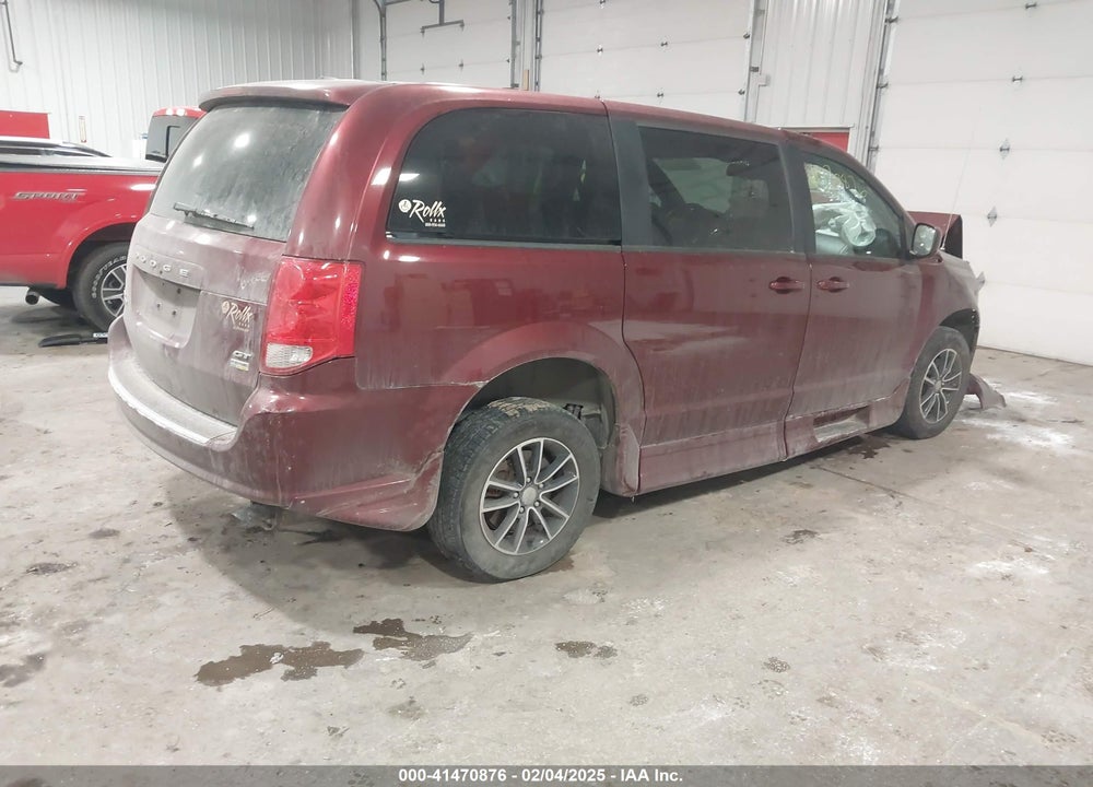 2018 DODGE GRAND CARAVAN VIN: 2C4RDGEG1JR329324