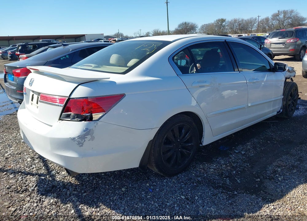 2011 HONDA ACCORD VIN: 1HGCP2F77BA009785