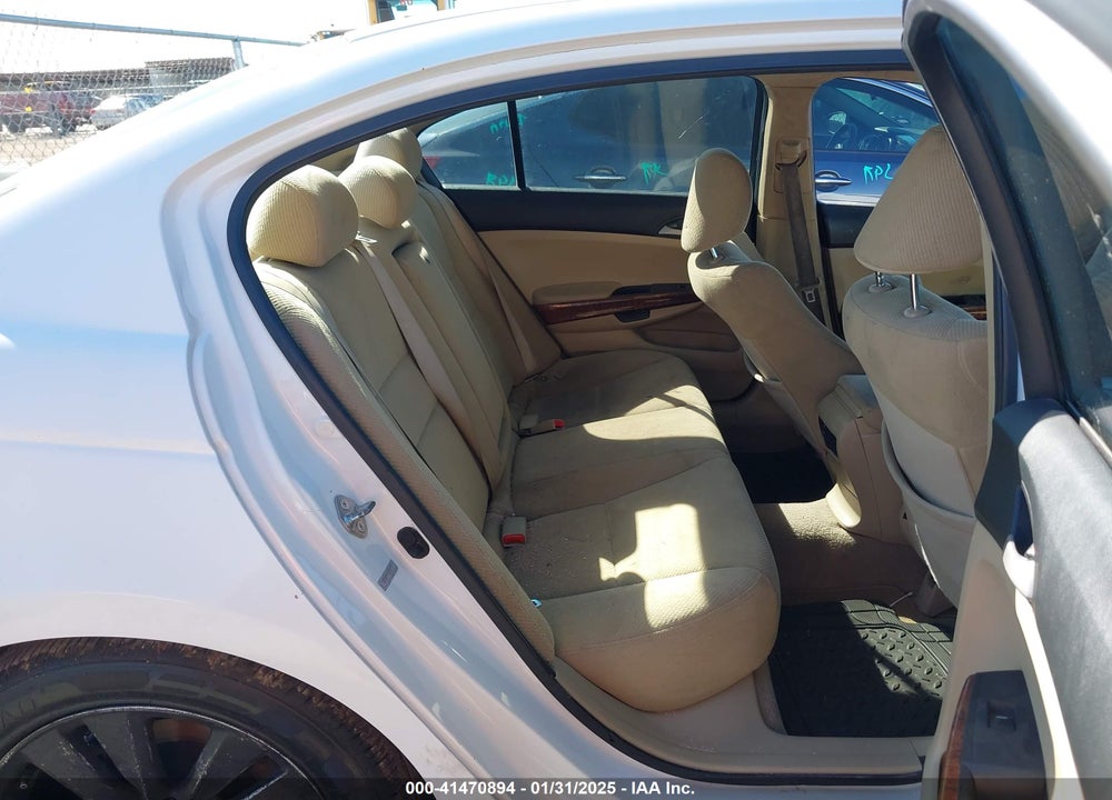 2011 HONDA ACCORD VIN: 1HGCP2F77BA009785