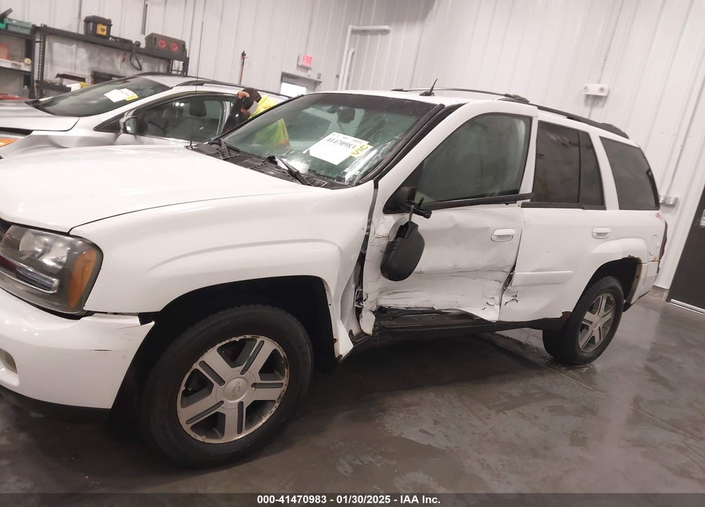 2004 CHEVROLET TRAILBLAZER LT VIN: 1GNDT13S042120443