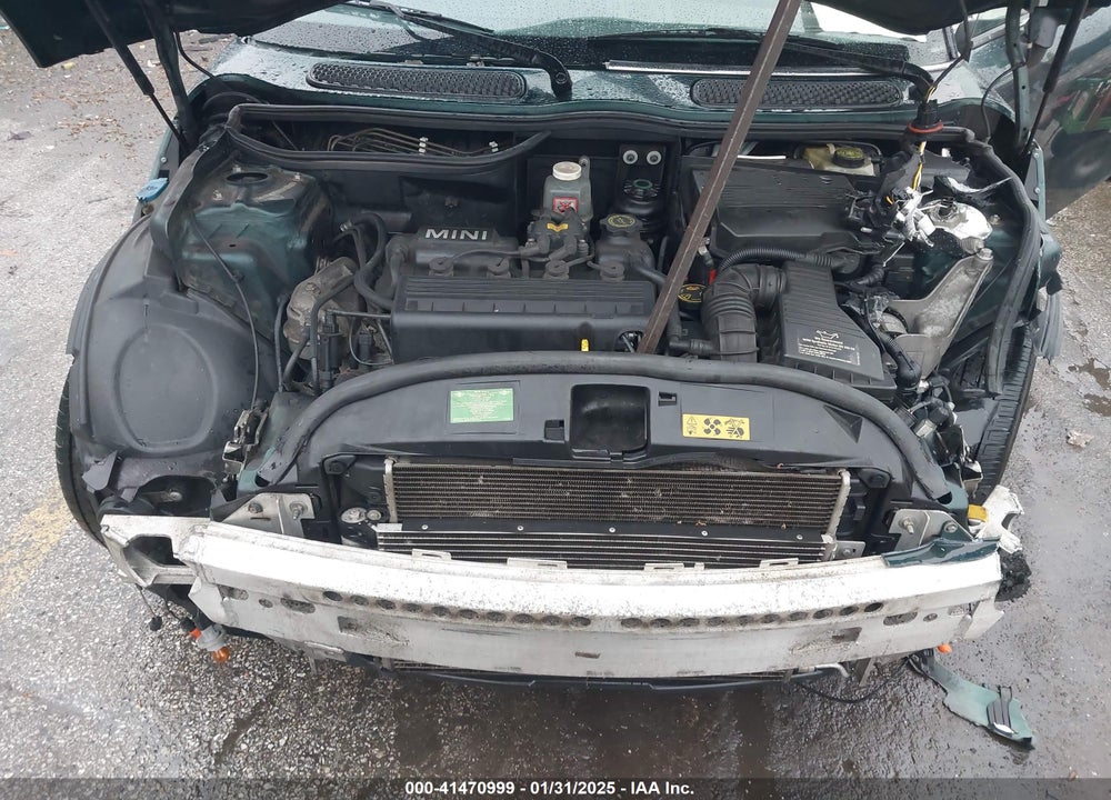 2006 MINI COOPER VIN: WMWRC33556TK70238