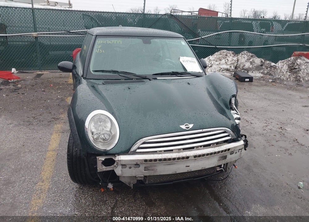 2006 MINI COOPER VIN: WMWRC33556TK70238