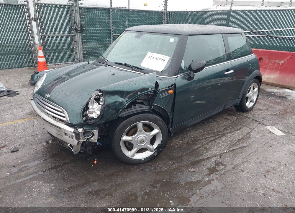 2006 MINI COOPER VIN: WMWRC33556TK70238