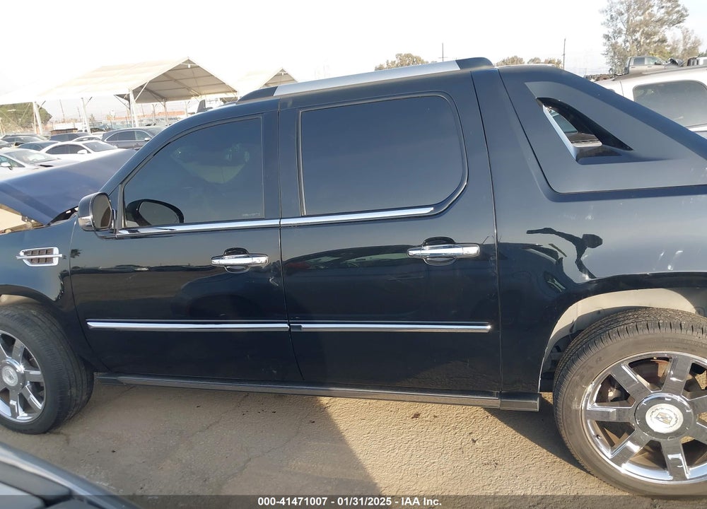 2011 CADILLAC ESCALADE EXT PREMIUM VIN: 3GYT4NEF0BG305633