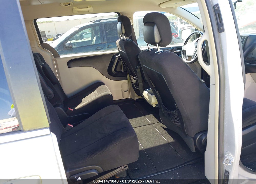 2011 CHRYSLER TOWN & COUNTRY TOURING VIN: 2A4RR5DG6BR665473