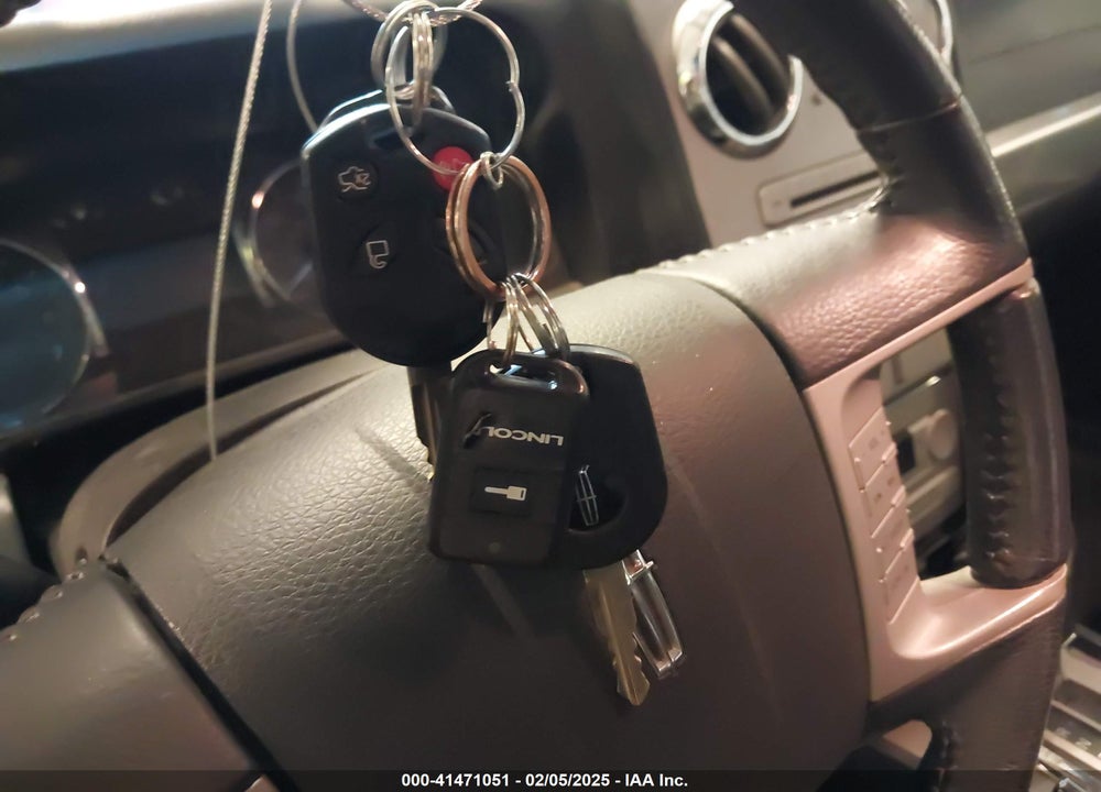 2009 LINCOLN MKZ VIN: 3LNHM26T49R621920
