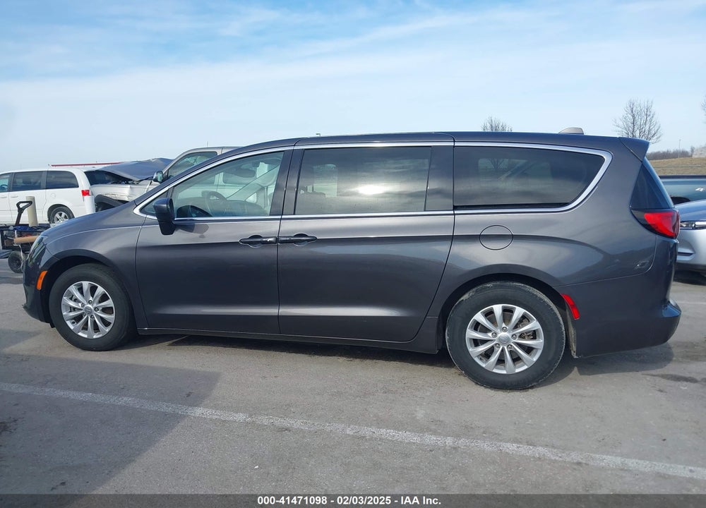 2017 CHRYSLER PACIFICA TOURING VIN: 2C4RC1DG1HR521631