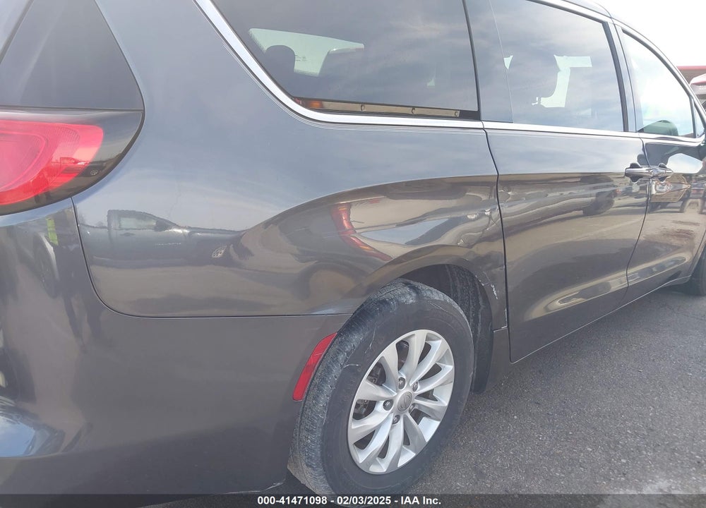2017 CHRYSLER PACIFICA TOURING VIN: 2C4RC1DG1HR521631