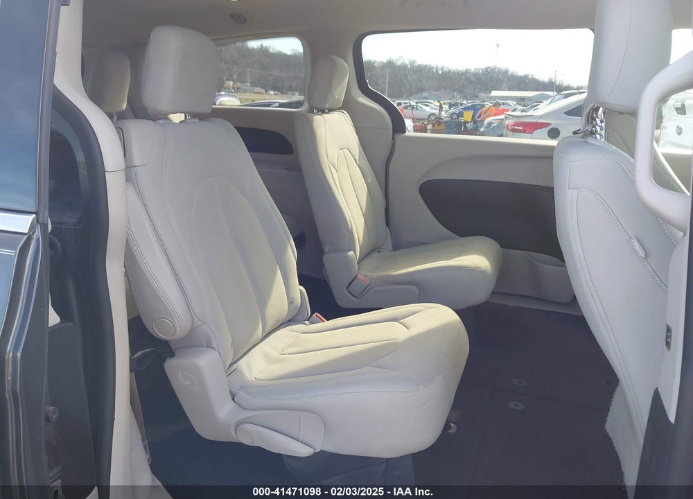 2017 CHRYSLER PACIFICA TOURING VIN: 2C4RC1DG1HR521631
