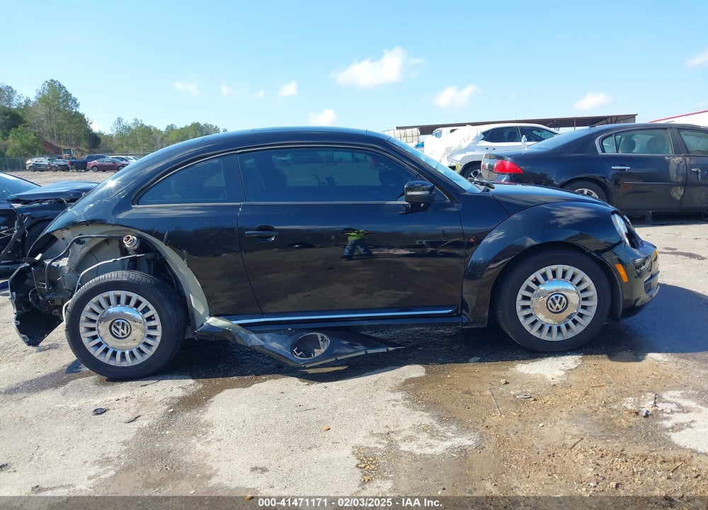 2014 VOLKSWAGEN BEETLE VIN: 3VWJ07AT5EM657058