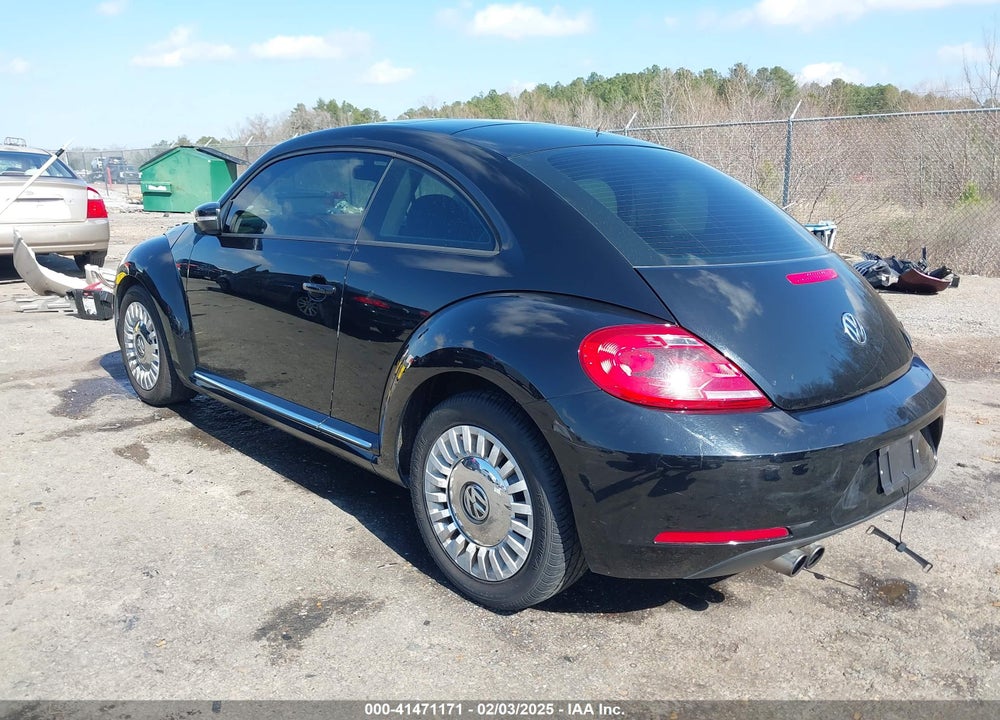 2014 VOLKSWAGEN BEETLE VIN: 3VWJ07AT5EM657058
