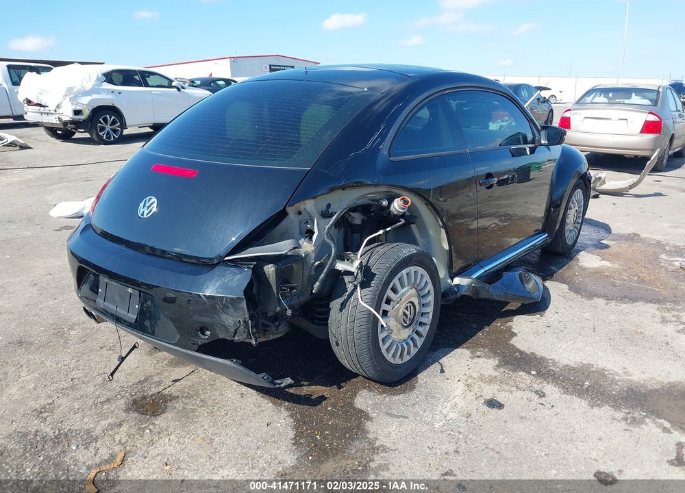 2014 VOLKSWAGEN BEETLE VIN: 3VWJ07AT5EM657058