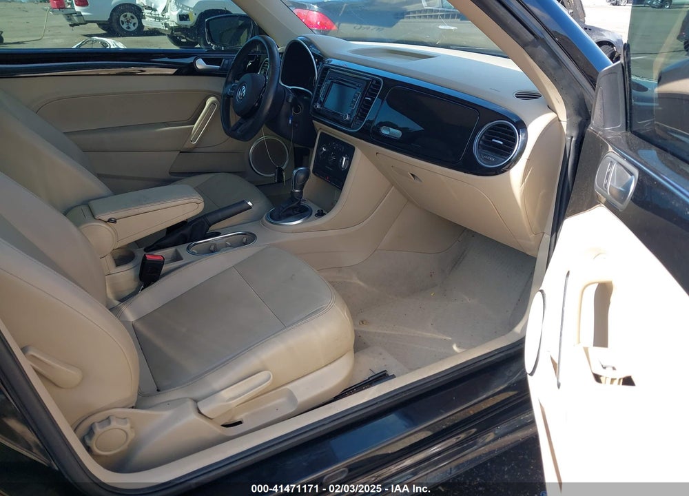2014 VOLKSWAGEN BEETLE VIN: 3VWJ07AT5EM657058