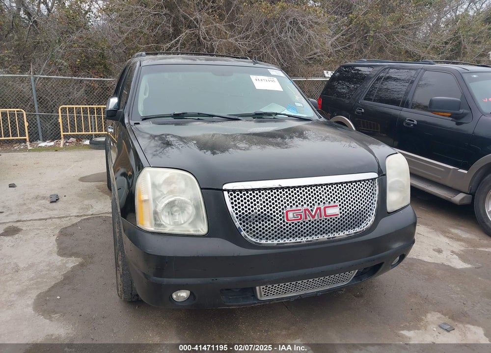 2008 GMC YUKON DENALI VIN: 1GKFK63868J139536