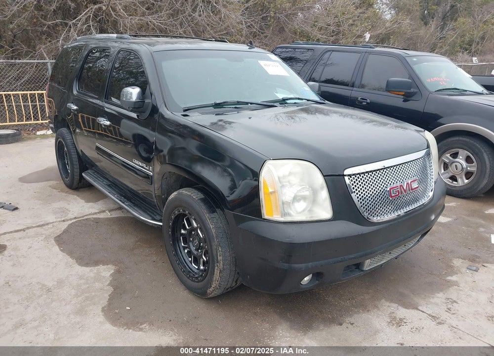 2008 GMC YUKON DENALI VIN: 1GKFK63868J139536