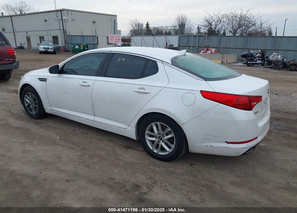 2011 KIA OPTIMA VIN: KNAGM4A75B5065838