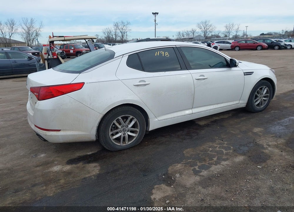 2011 KIA OPTIMA VIN: KNAGM4A75B5065838