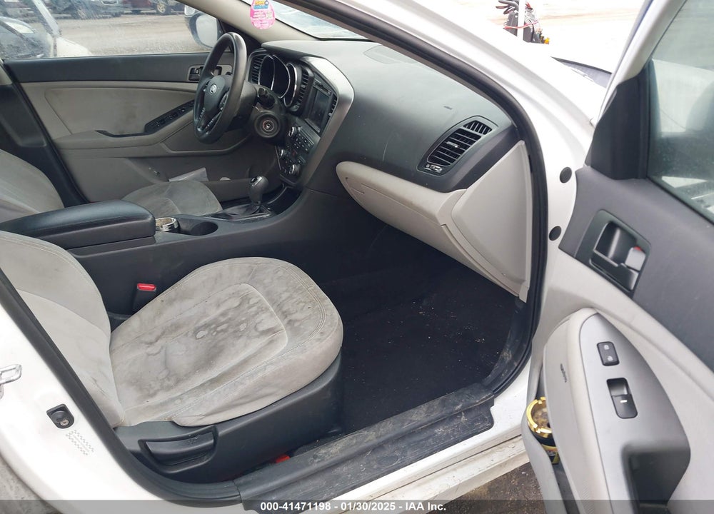 2011 KIA OPTIMA VIN: KNAGM4A75B5065838