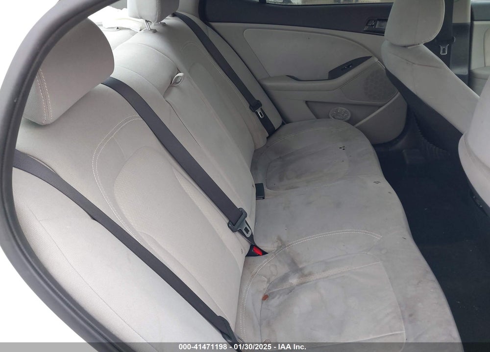 2011 KIA OPTIMA VIN: KNAGM4A75B5065838