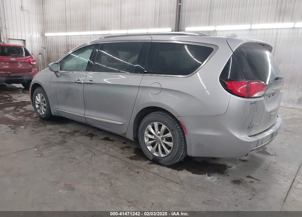 2018 CHRYSLER PACIFICA TOURING L VIN: 2C4RC1BG6JR119225